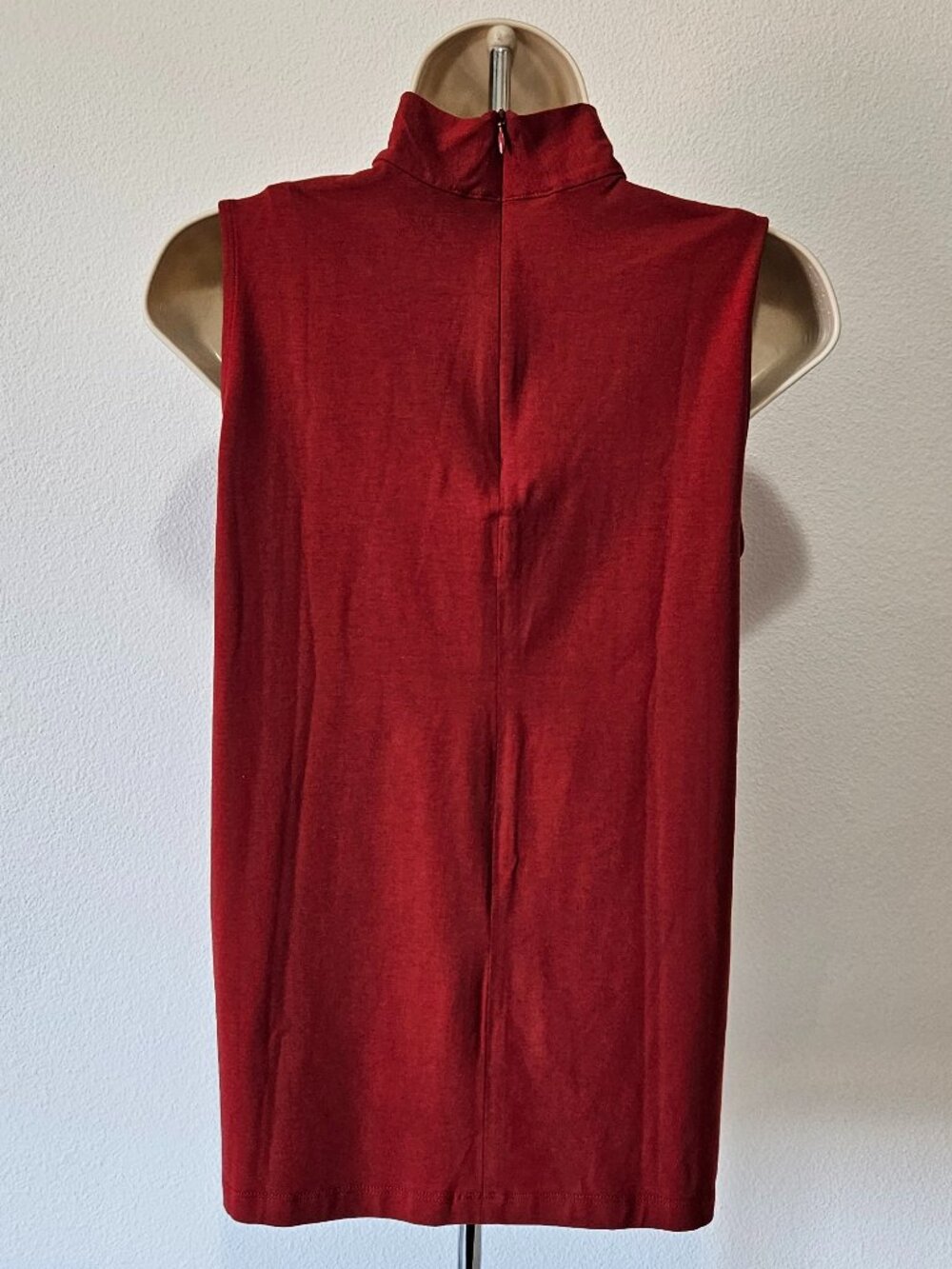 Chicos Sleeveless Mock Neck Ultimate Tee | Size 1, US Size Medium - Picture 3 of 6